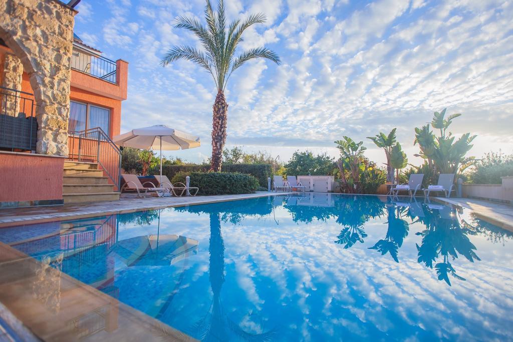 Villa Saraliana Sandy Beach Villas - Heated Pool - Jacuzzi - Private Beach Area Polis Room photo